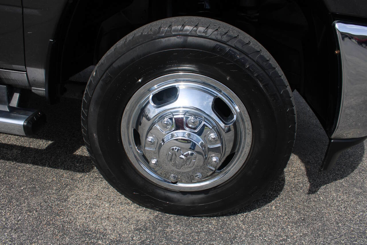 Used 2019 RAM 3500 Tradesman w/ Chrome Appearance Group image 22