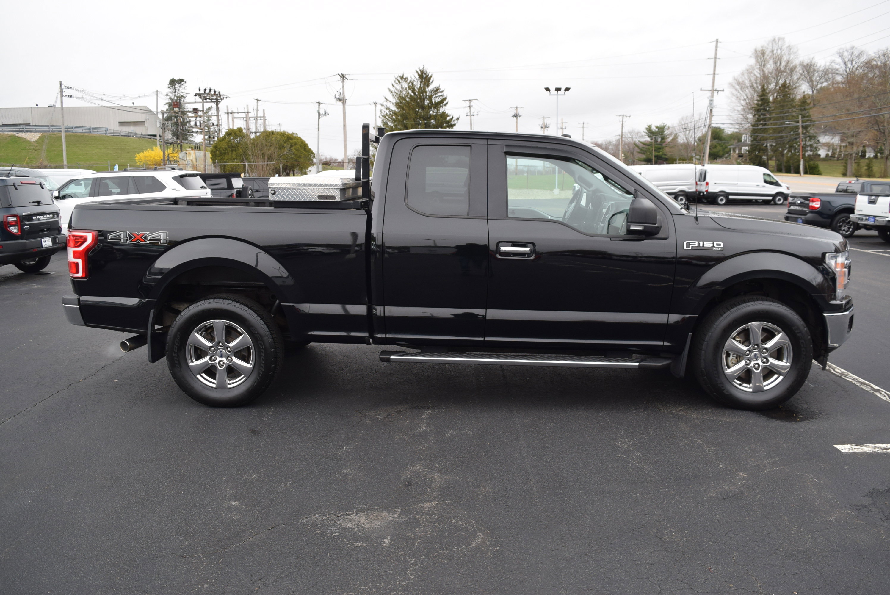 Used 2018 Ford F150 XLT w/ Equipment Group 302A Luxury image 3