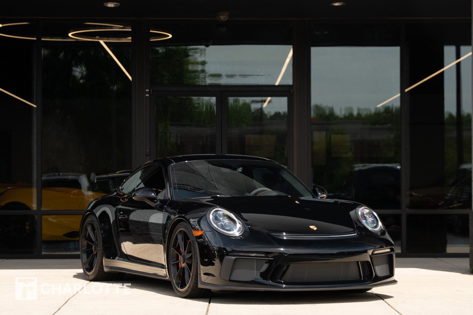 Used 2018 Porsche 911 GT3 RWD image 1