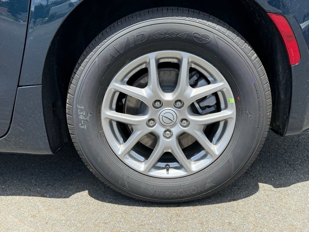 Used 2025 Chrysler Pacifica Select FWD image 12