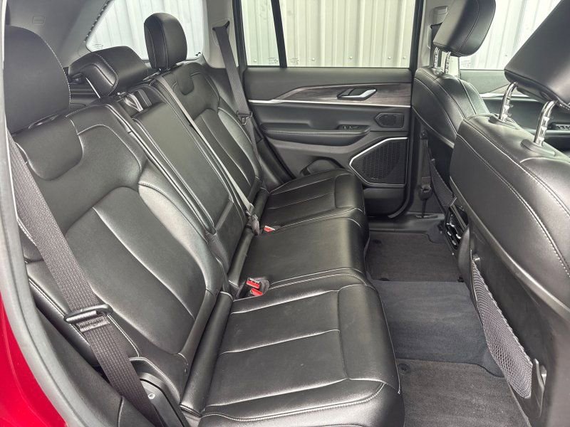 Used 2023 Jeep Grand Cherokee 4WD 4xe image 32