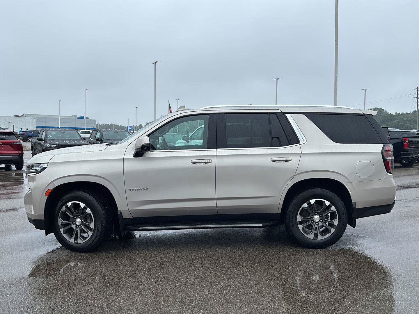 Used 2022 Chevrolet Tahoe LT w/ LT Signature Plus Package AWD/4WD image 2