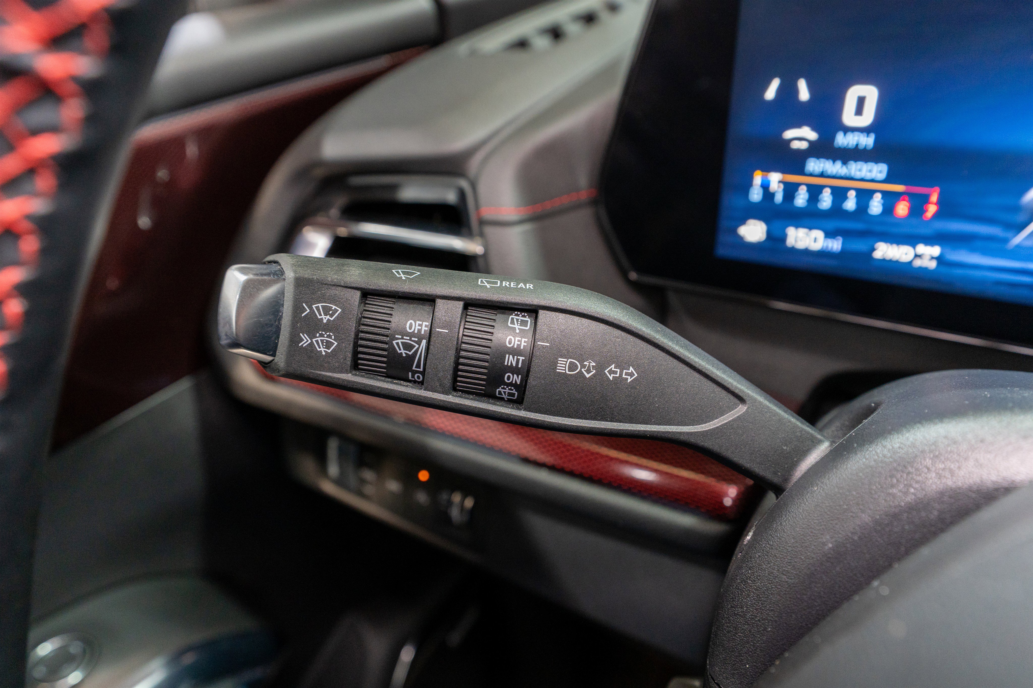 Used 2024 Chevrolet Traverse RS image 31