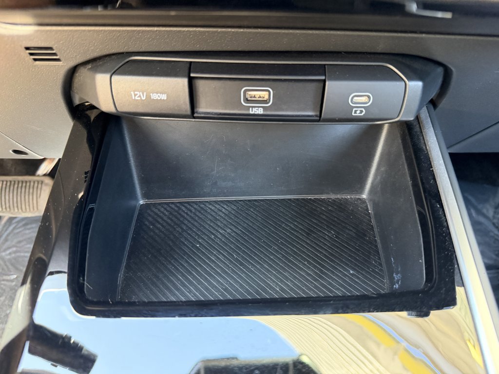 Used 2024 Kia Niro LX FWD image 25