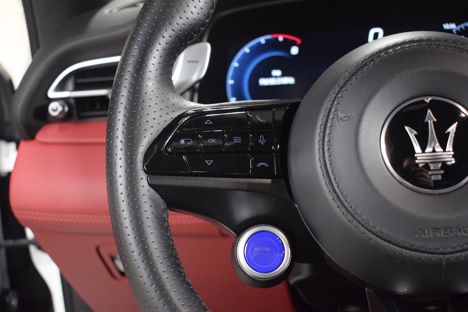 Used 2024 Maserati Grecale Trofeo image 26