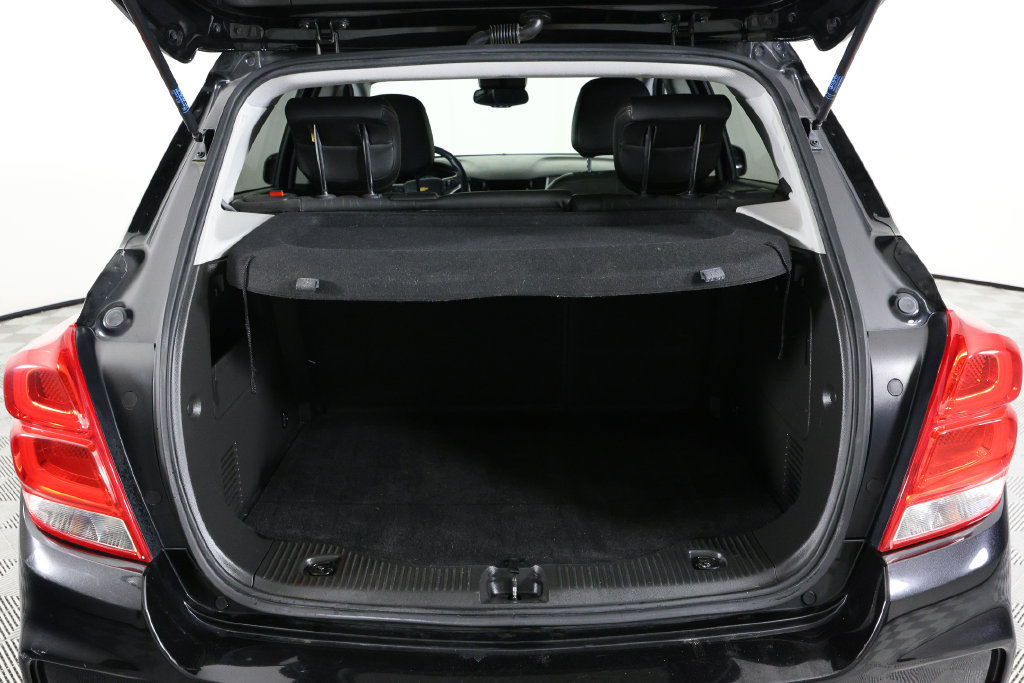 Used 2019 Chevrolet Trax LT w/ LT Convenience Package FWD image 12