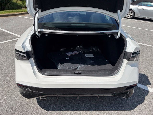 New 2027 Nissan Sentra SR w/ SR All Weather Package FWD image 7