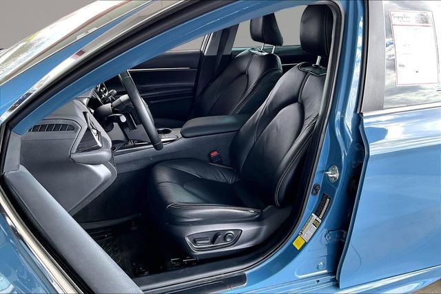 Used 2023 Toyota Camry SE w/ Convenience Package image 18