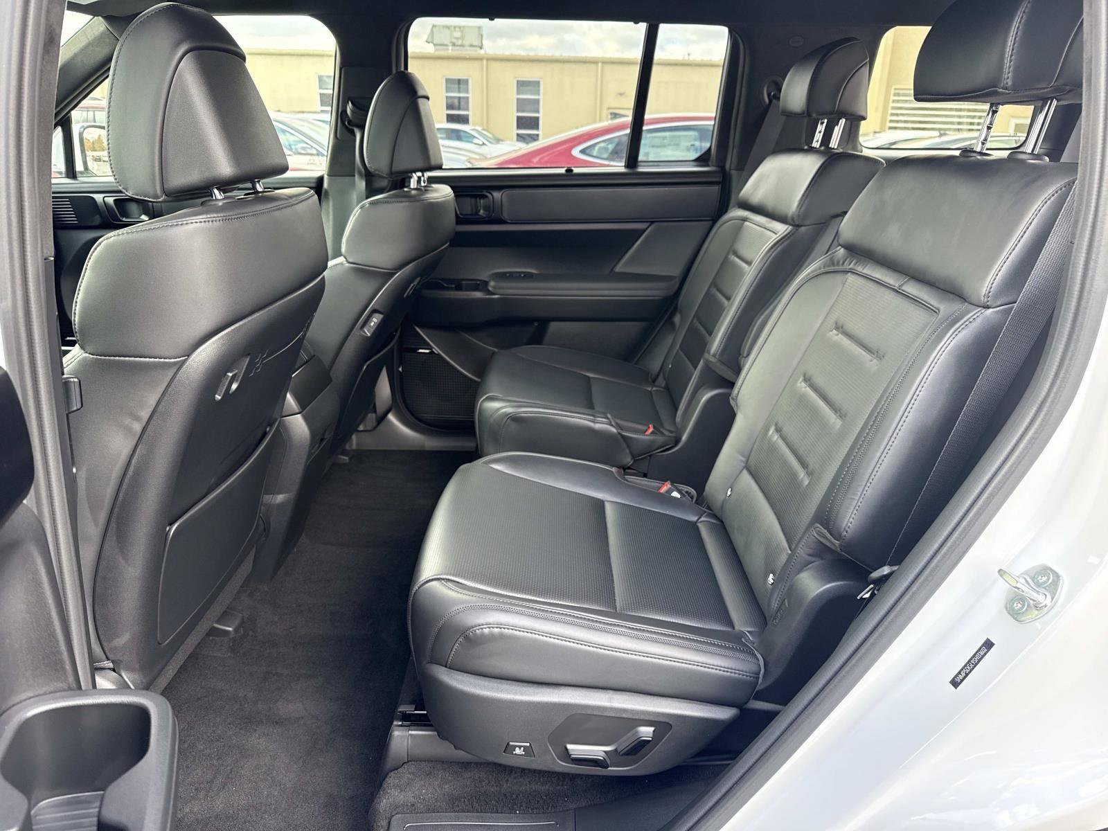 New 2025 Hyundai Santa Fe Calligraphy image 11