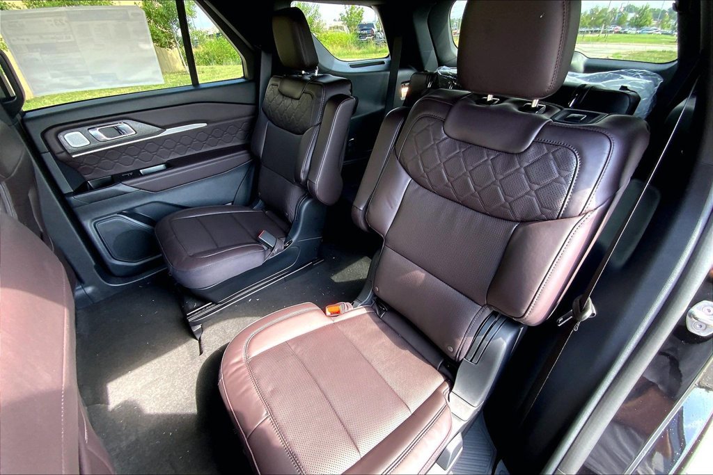 New 2026 Ford Explorer Platinum w/ LUX Leather Package AWD/4WD image 10