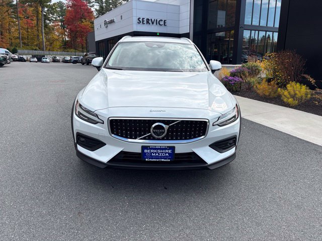 Used 2022 Volvo V60 T5 Cross Country AWD/4WD image 13