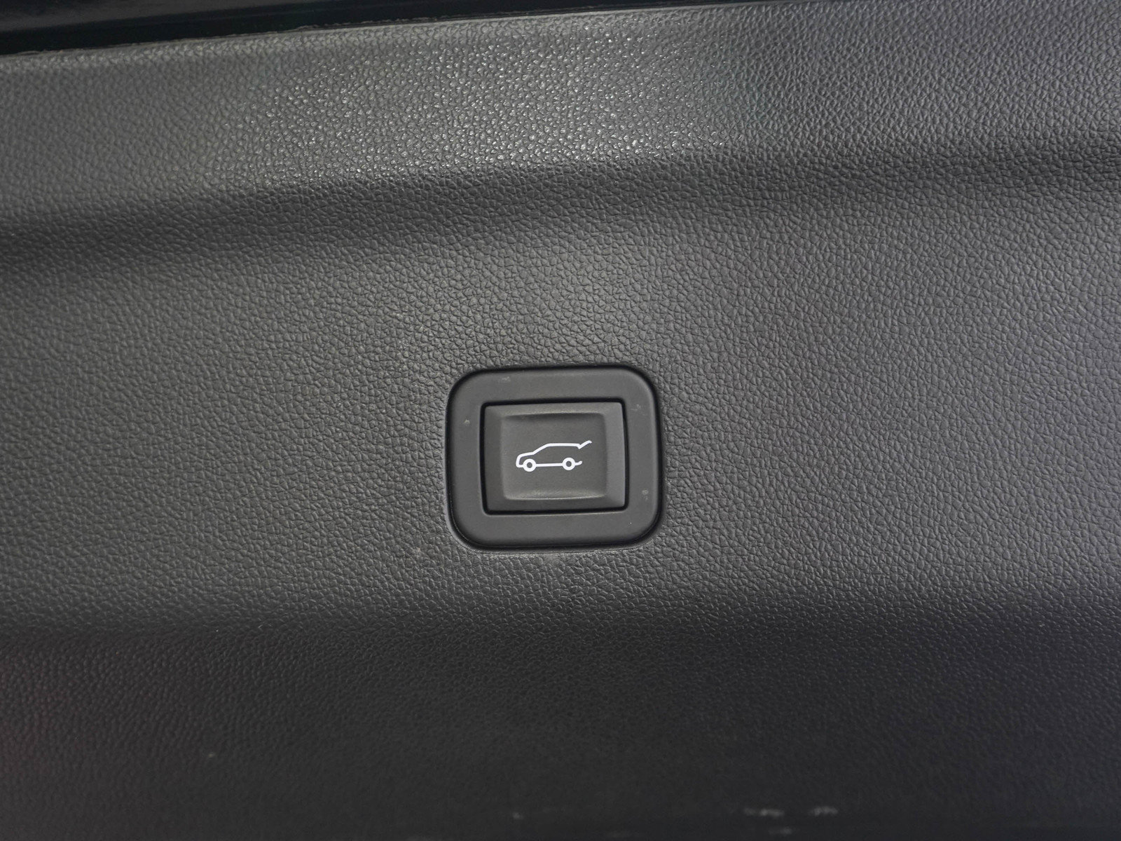 Used 2025 GMC Yukon AT4 Ultimate AWD/4WD image 11
