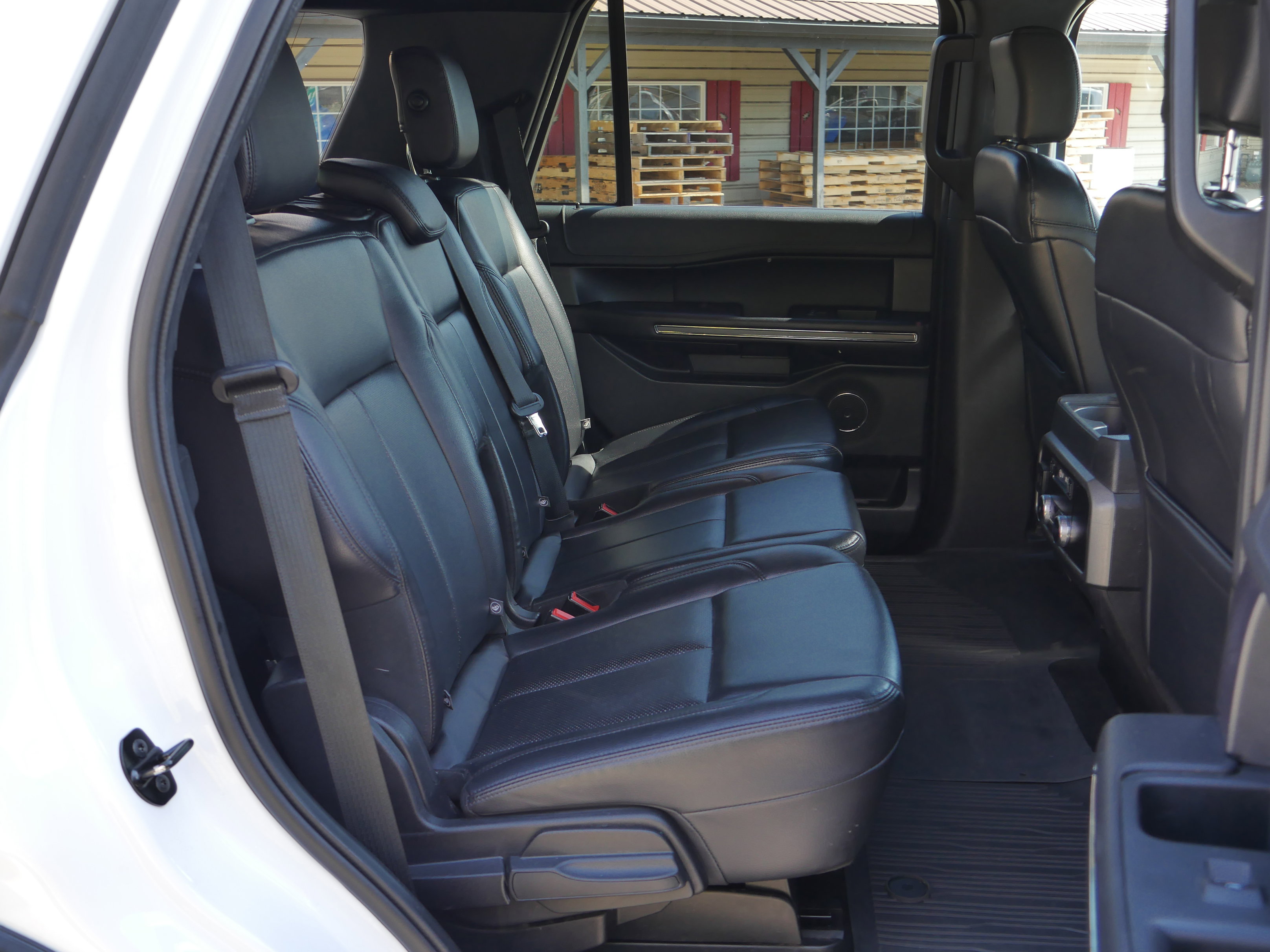 Used 2019 Ford Expedition XLT w/ Equipment Group 201A AWD/4WD image 27