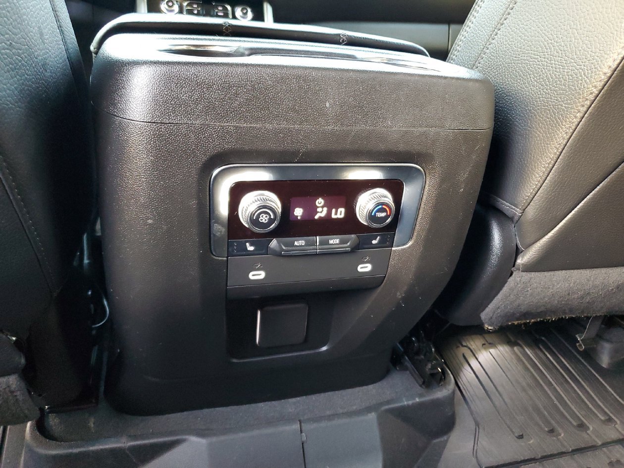 Used 2023 GMC Yukon XL Denali RWD image 14