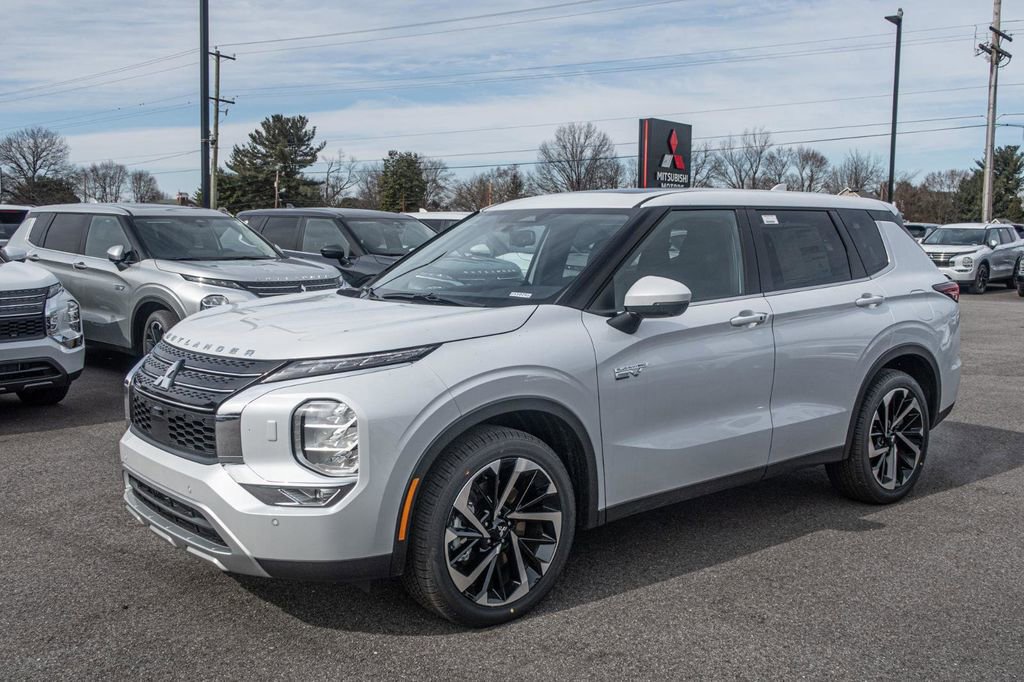 New 2025 Mitsubishi Outlander 4WD Plug-In Hybrid