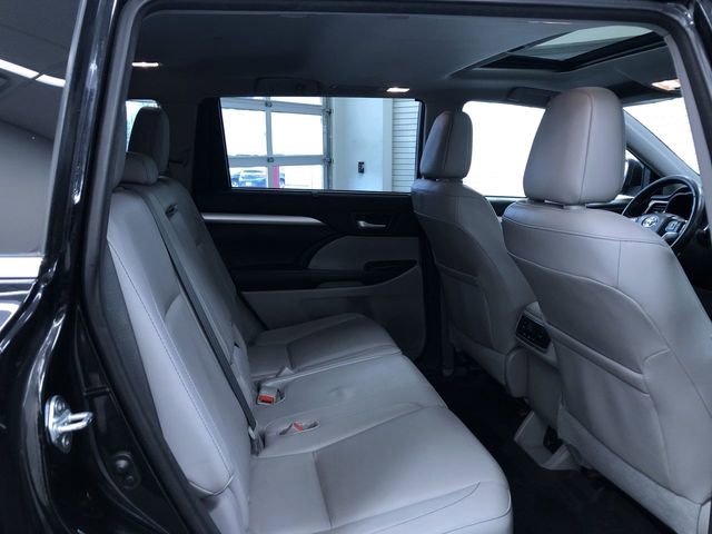 Used 2015 Toyota Highlander XLE image 21