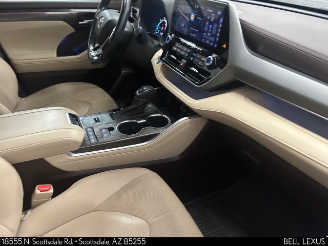 Used 2021 Toyota Highlander Platinum AWD/4WD image 12