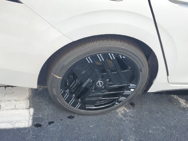 New 2027 Nissan Sentra SR w/ SR Premium Package FWD image 5