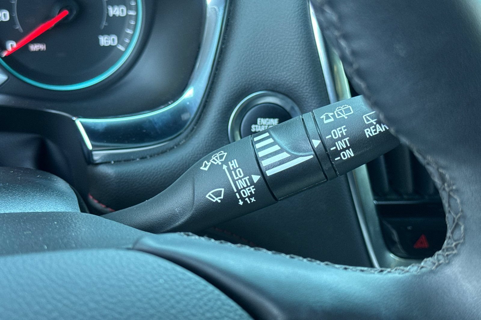 Used 2023 Chevrolet Traverse RS AWD/4WD image 38