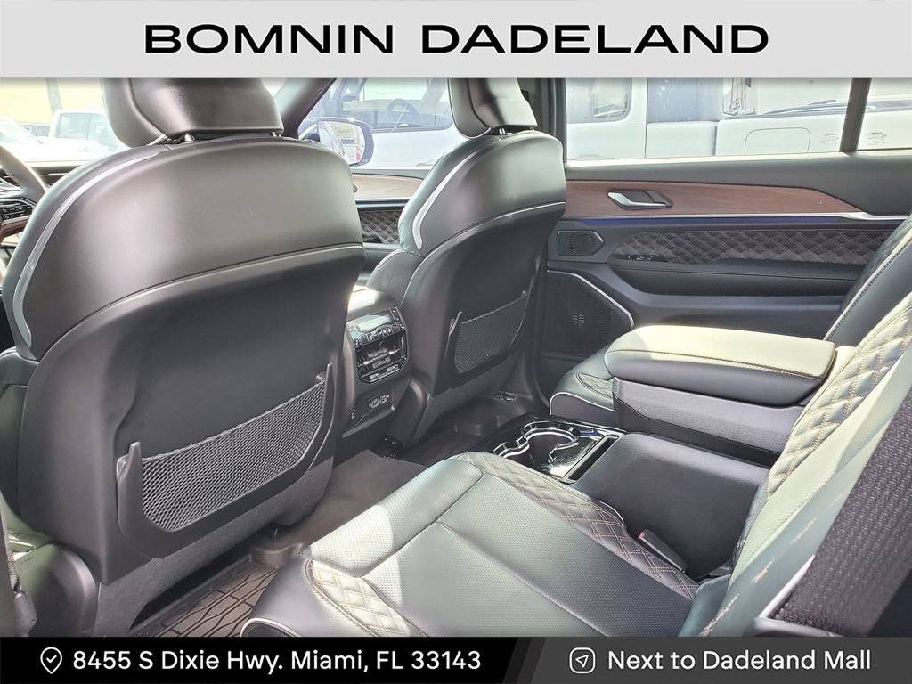 Used 2025 Jeep Grand Cherokee L Summit image 11