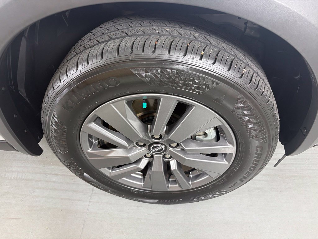 Used 2024 Nissan Pathfinder SV FWD image 11