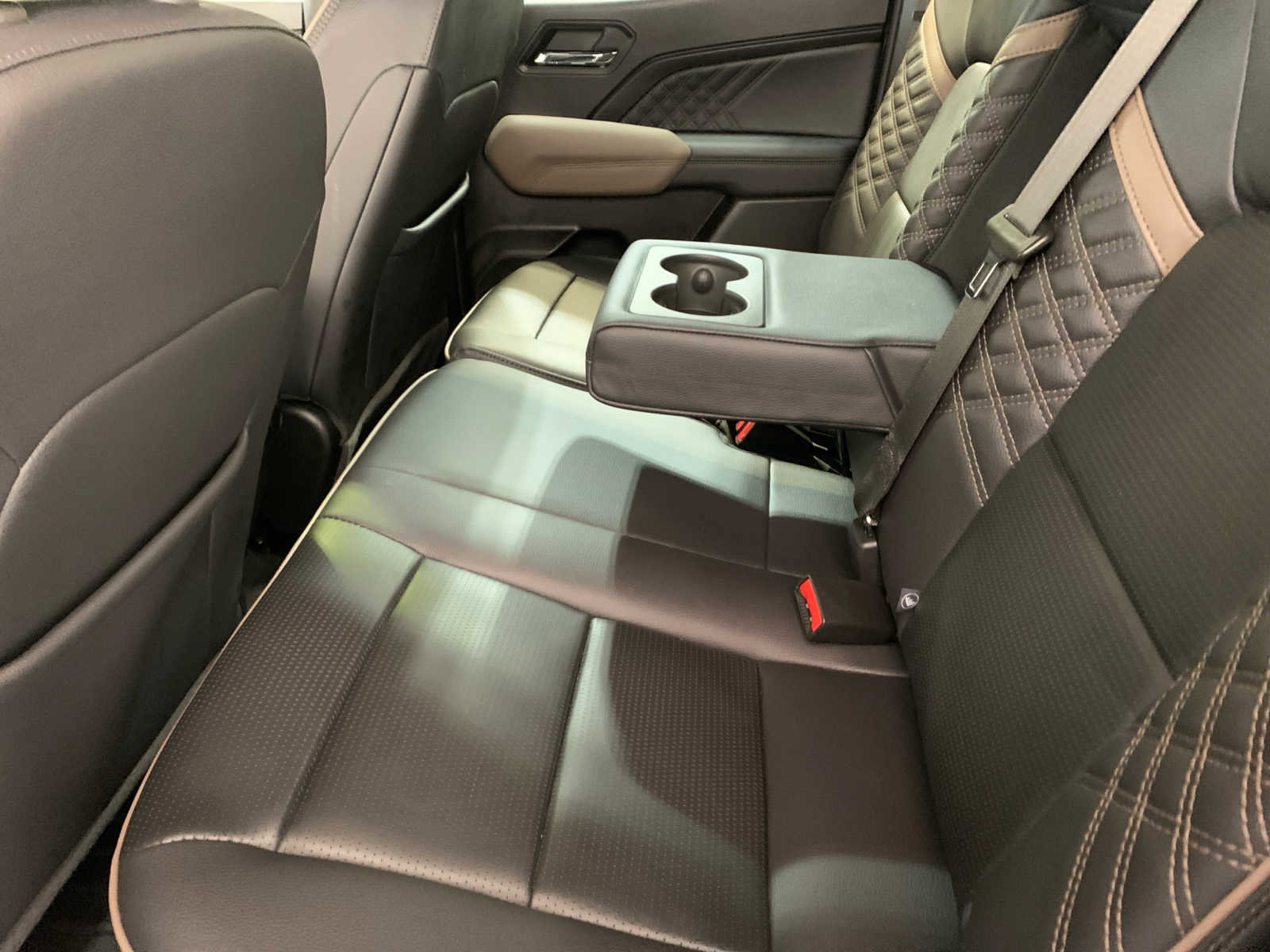Used 2024 GMC Canyon Denali image 5