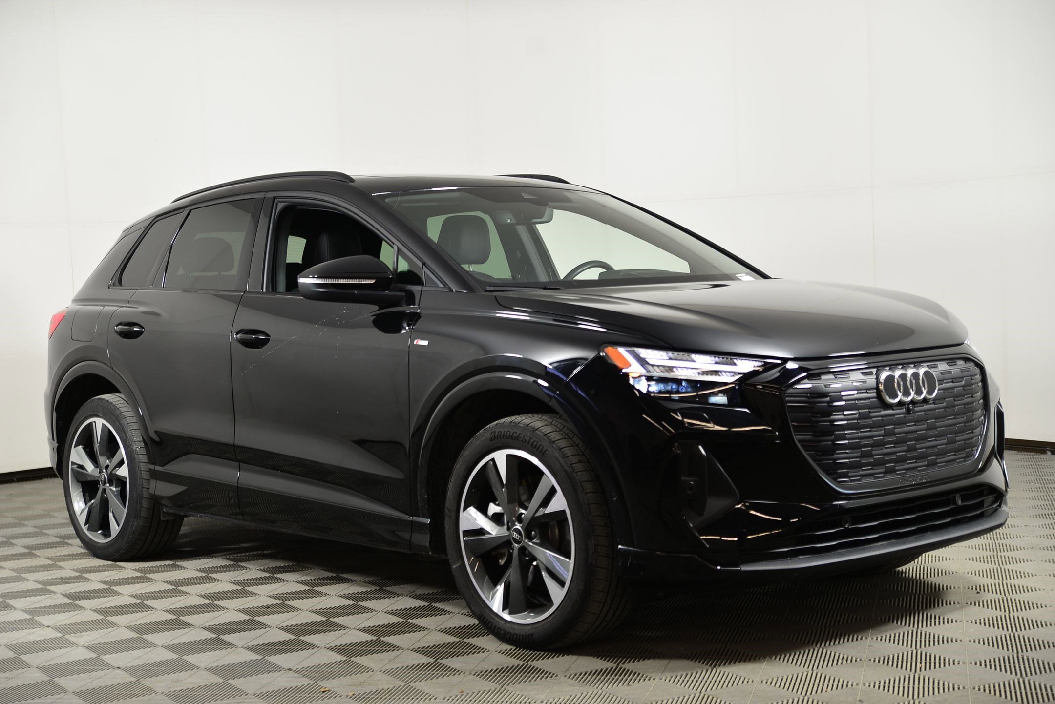 Certified 2024 Audi Q4 e-tron Prestige w/ Black Optic Package image 7