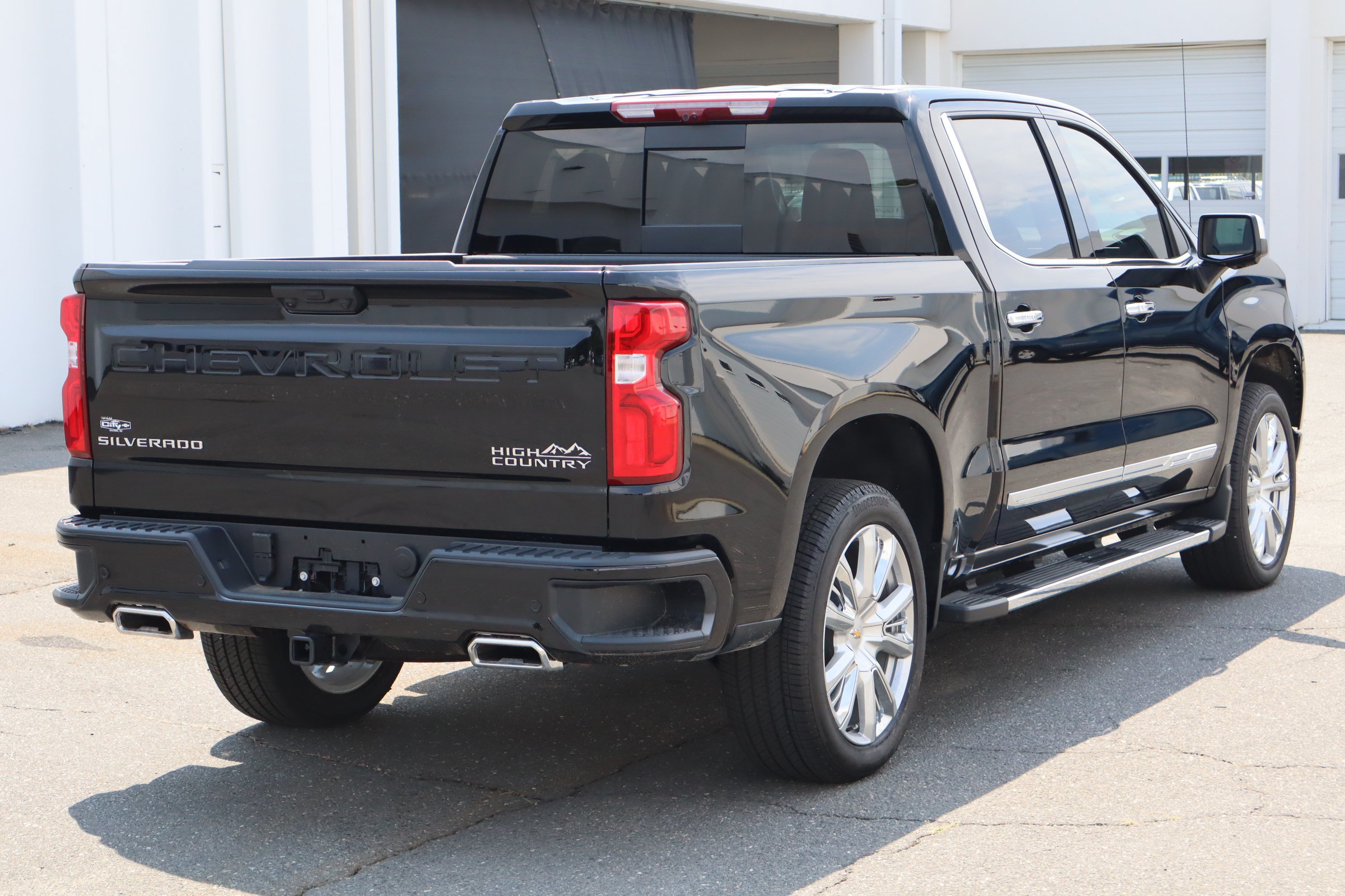 New 2026 Chevrolet Silverado 1500 High Country w/ High Country Premium Package AWD/4WD image 8