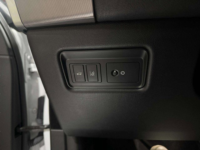 Used 2017 Land Rover Range Rover Sport HSE image 19