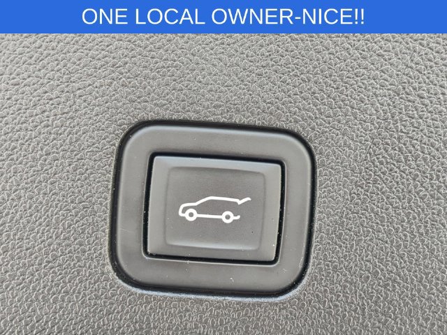 Used 2024 Cadillac Escalade Premium Luxury w/ Performance Package AWD/4WD image 35