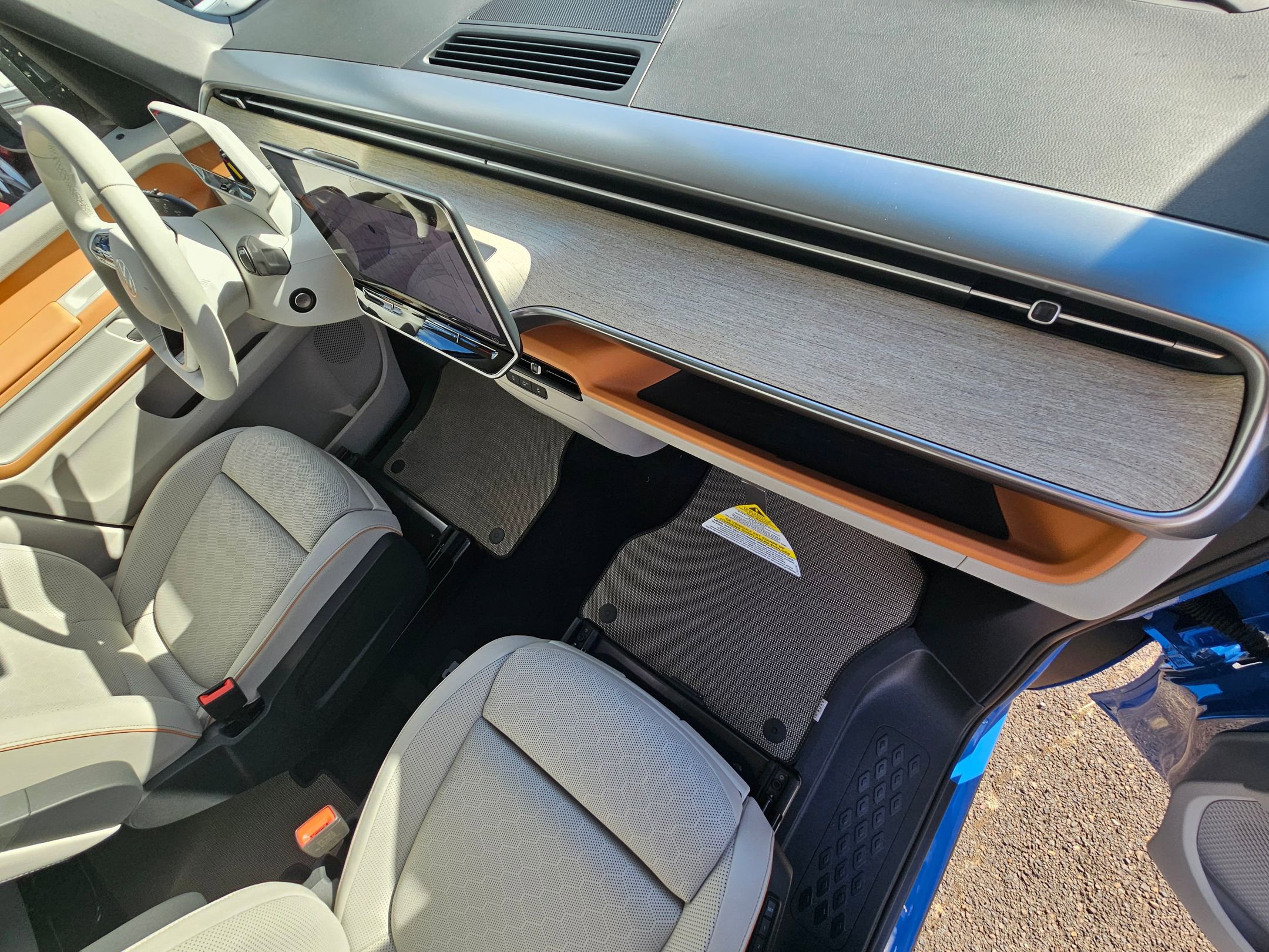 New 2025 Volkswagen ID. Buzz 1st Edition AWD/4WD image 31