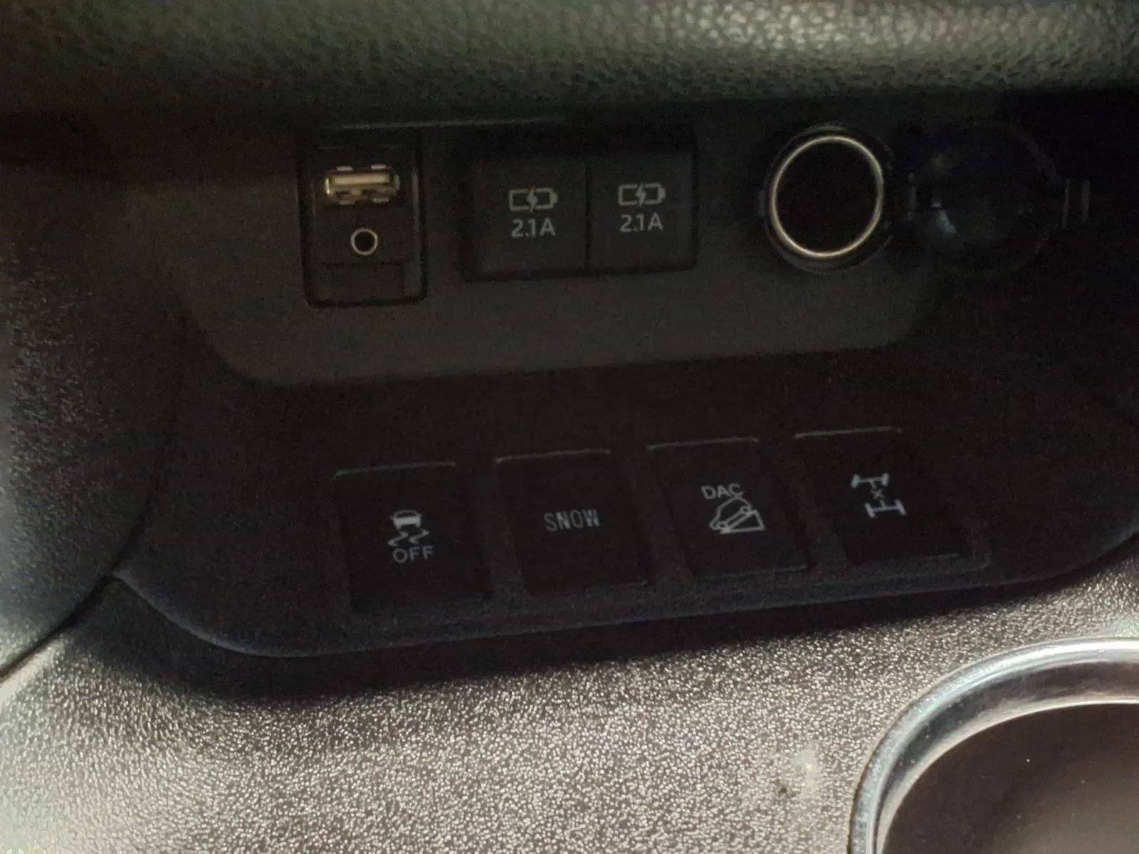 Used 2017 Toyota Highlander XLE AWD/4WD image 26