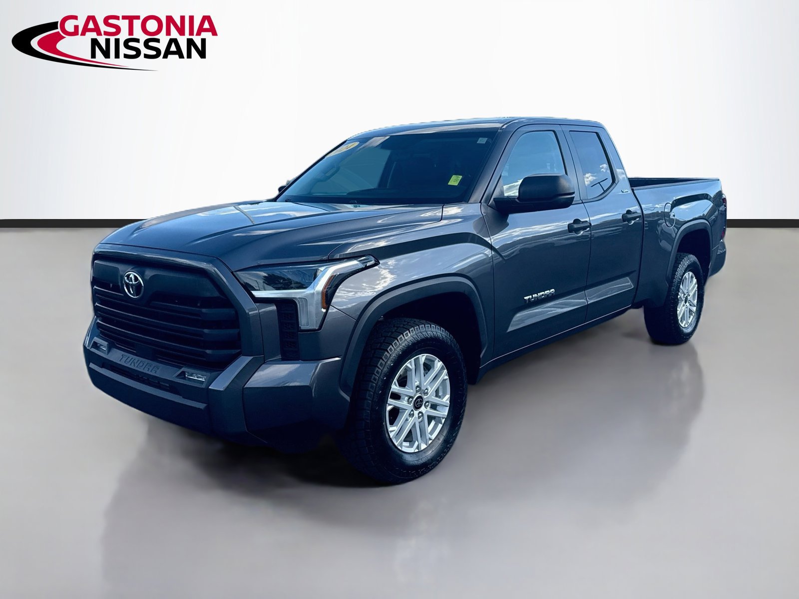 Used 2024 Toyota Tundra SR5 AWD/4WD image 3
