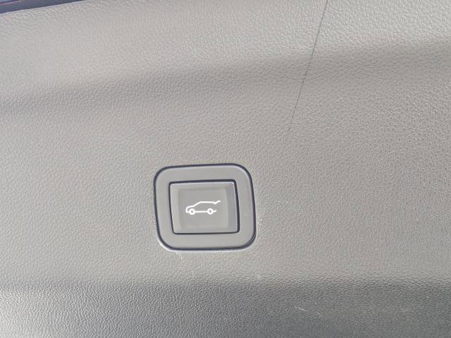 Used 2023 GMC Yukon Denali w/ Max Trailering Package image 13