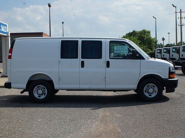 New 2025 Chevrolet Express 2500 w/ Driver Convenience Package RWD image 7