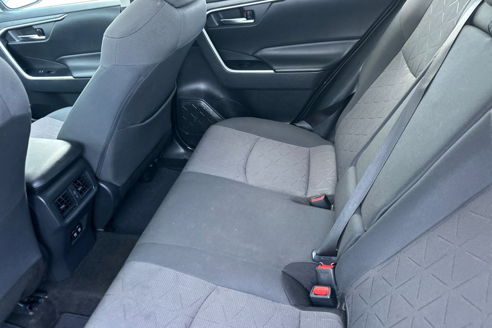 Used 2019 Toyota RAV4 XLE w/ Carpet Mat Package image 26