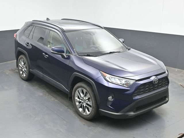Used 2019 Toyota RAV4 XLE Premium FWD image 19