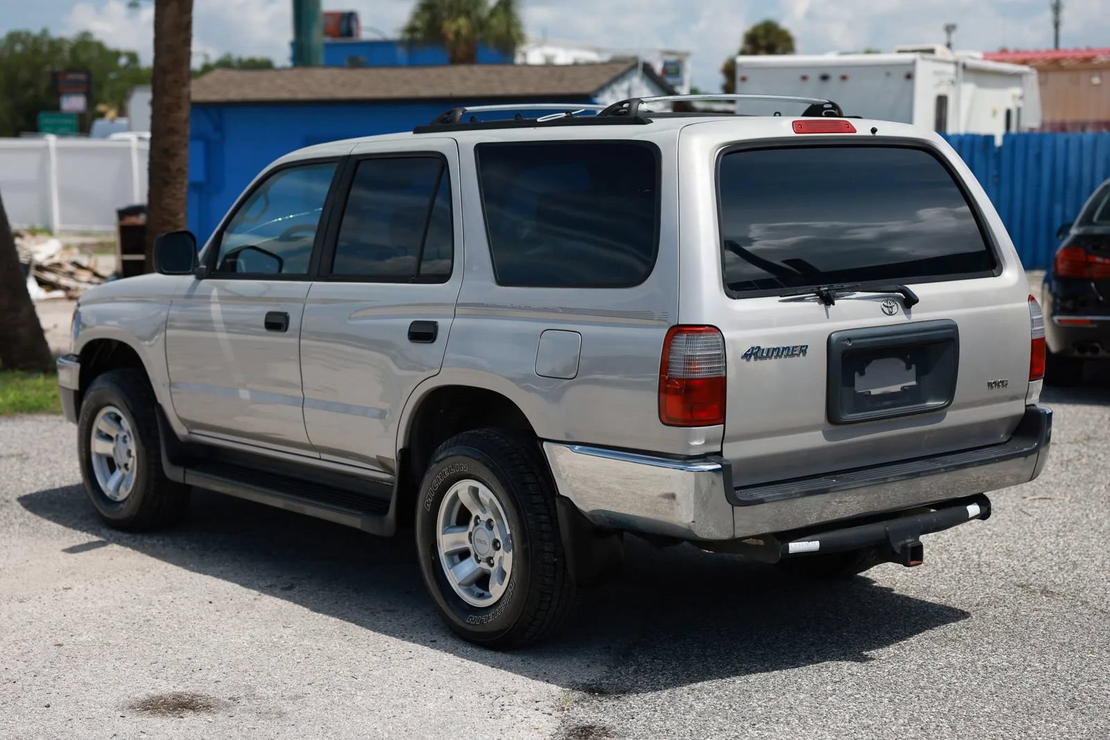 Used 2000 Toyota 4Runner 2WD w/ Upgrade Value Pkg 1 image 4