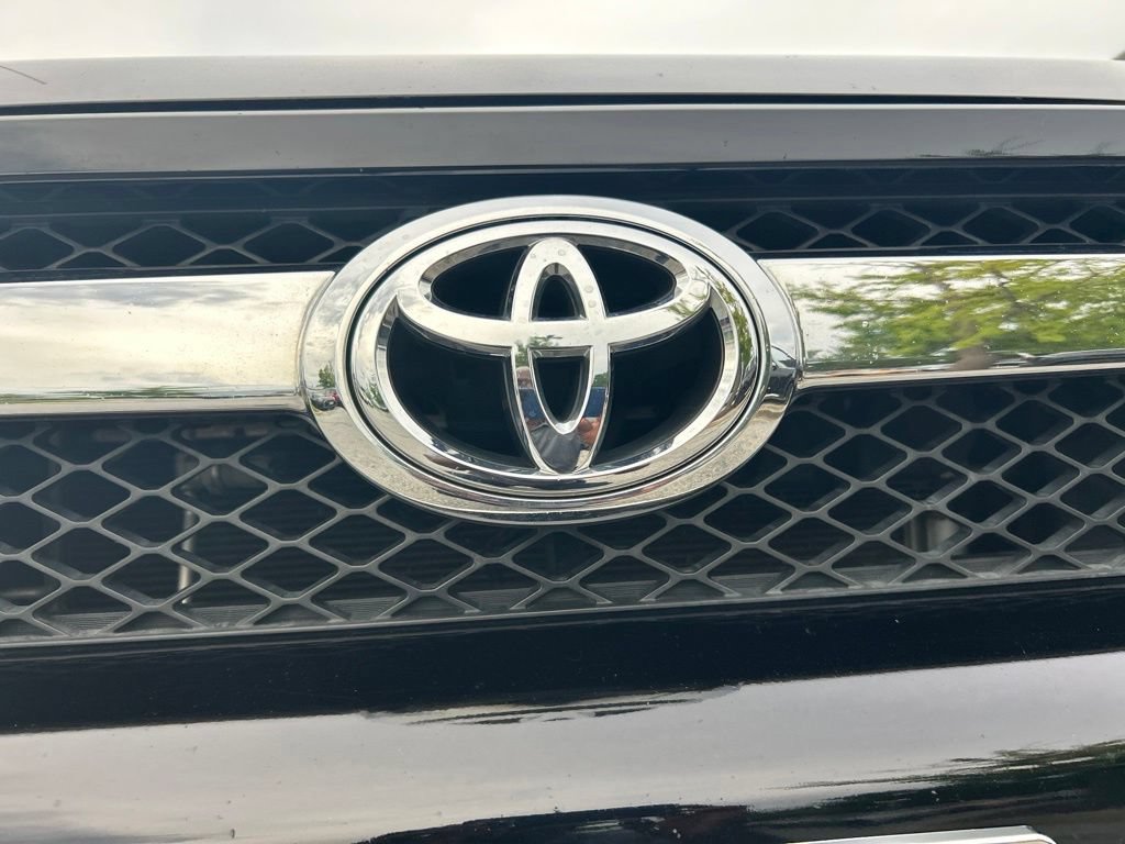 Used 2011 Toyota 4Runner SR5 AWD/4WD image 17