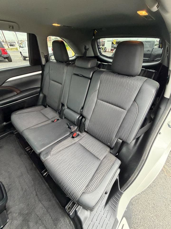 Used 2015 Toyota Highlander Plus image 14