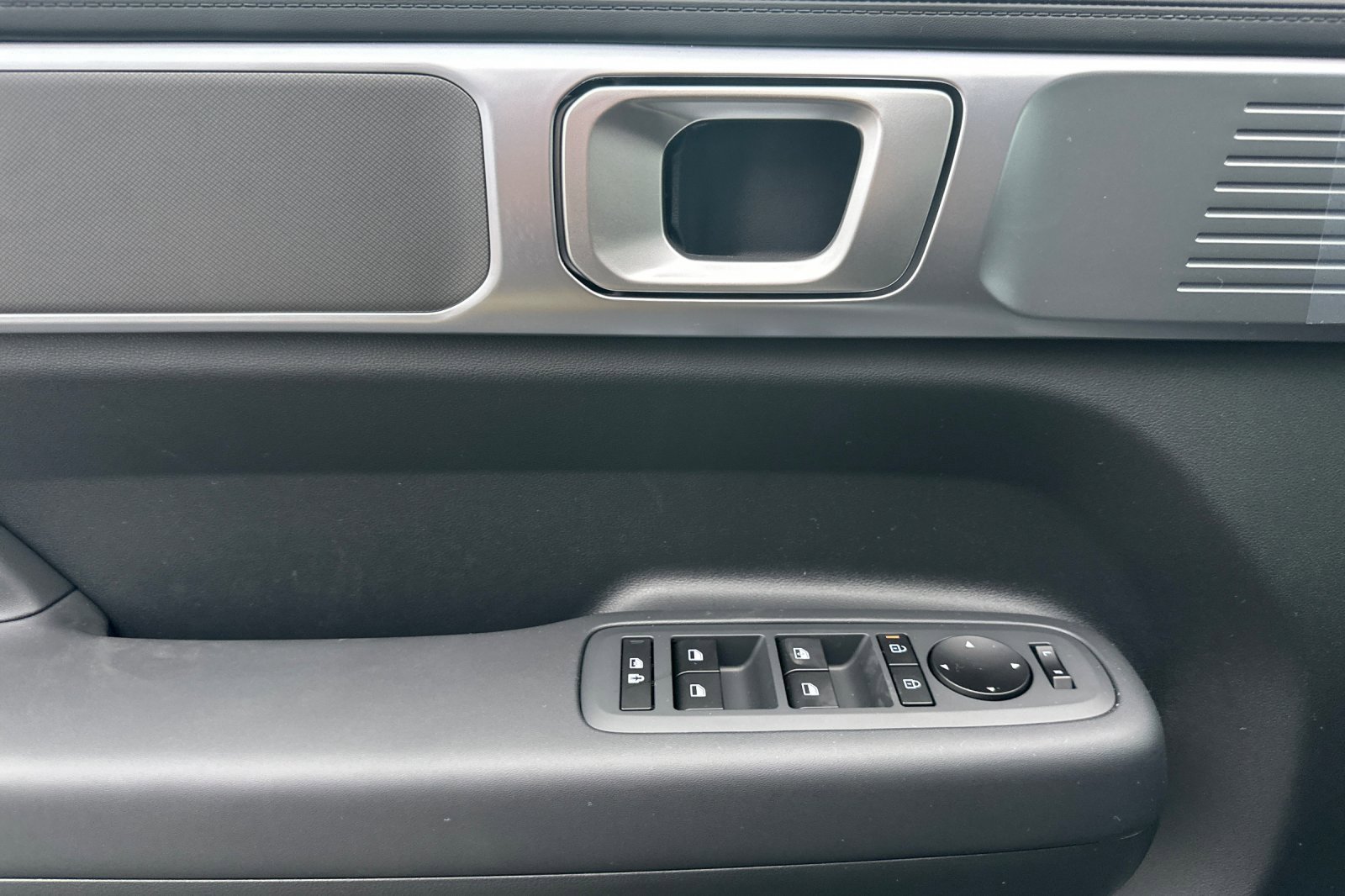 New 2026 Hyundai Santa Fe SE image 11