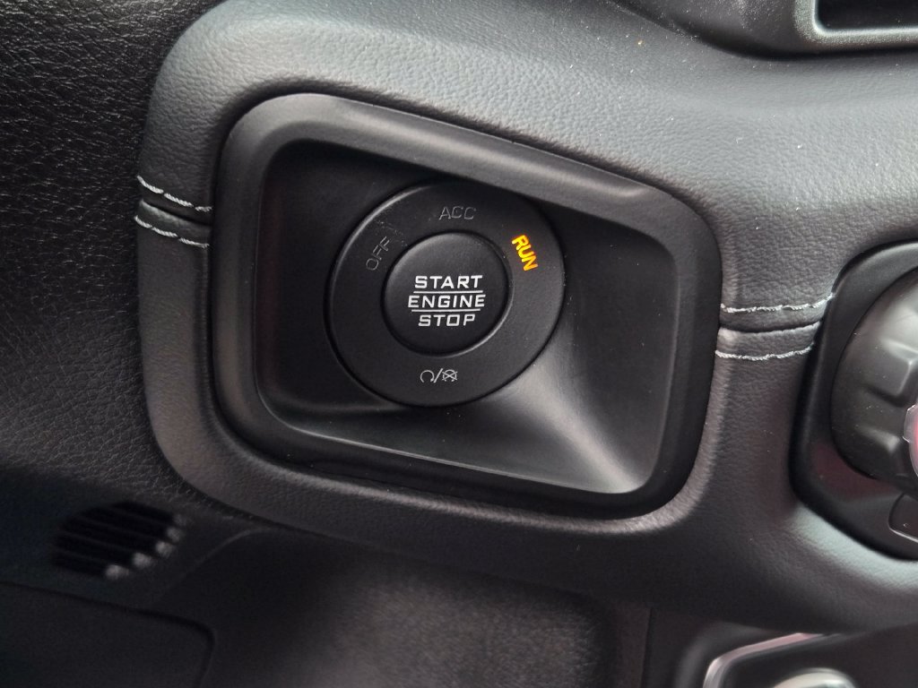 Used 2024 Jeep Wrangler Unlimited Rubicon w/ Convenience Group AWD/4WD image 23