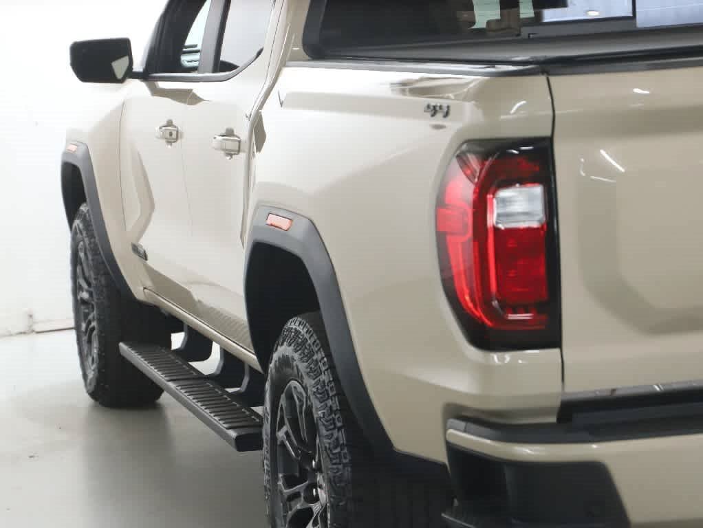 Used 2024 GMC Canyon Elevation w/ Elevation Premium Package AWD/4WD image 38