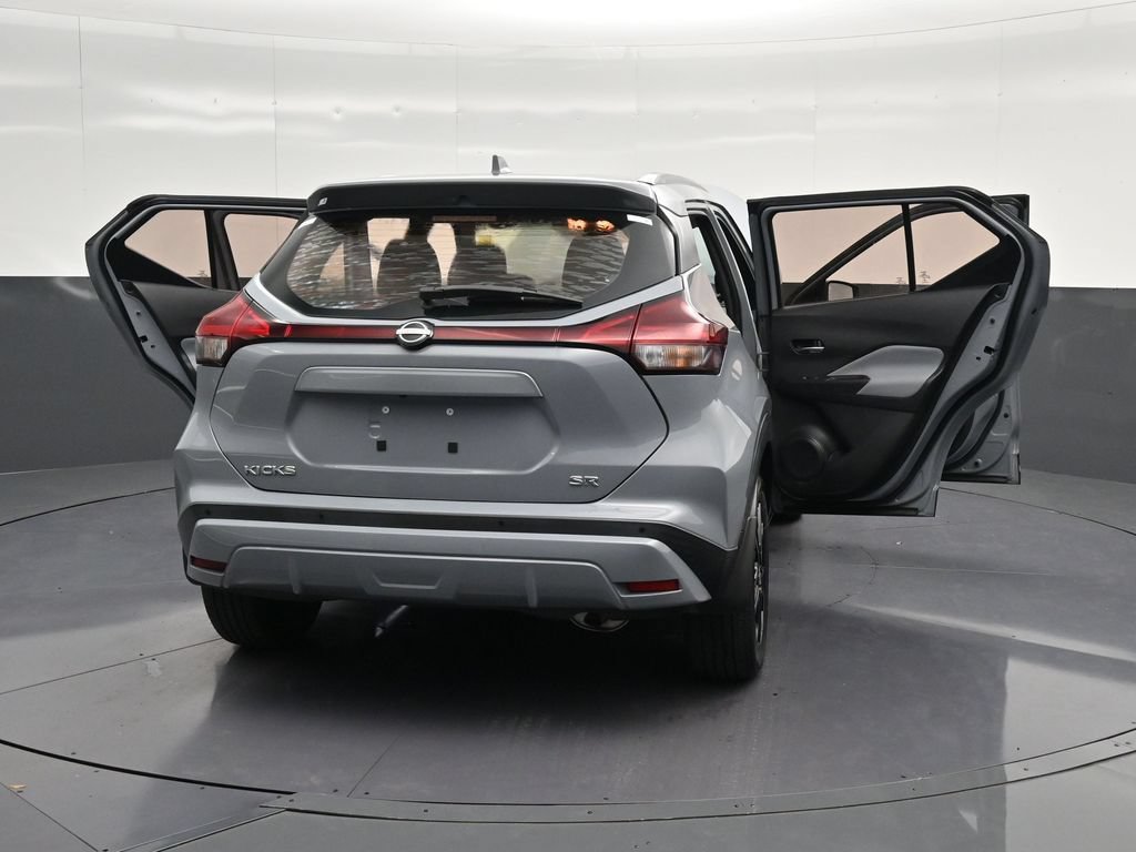 Used 2022 Nissan Kicks SR w/ Premium Package FWD image 37