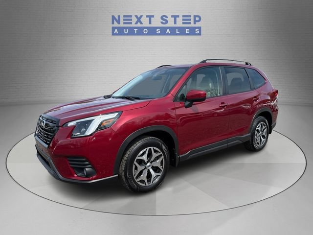 Used 2024 Subaru Forester Premium AWD/4WD image 3