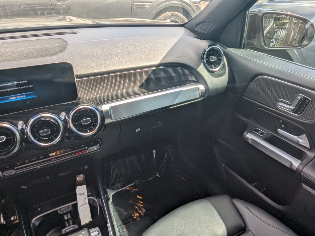 Certified 2021 Mercedes-Benz GLB 250 4MATIC image 4