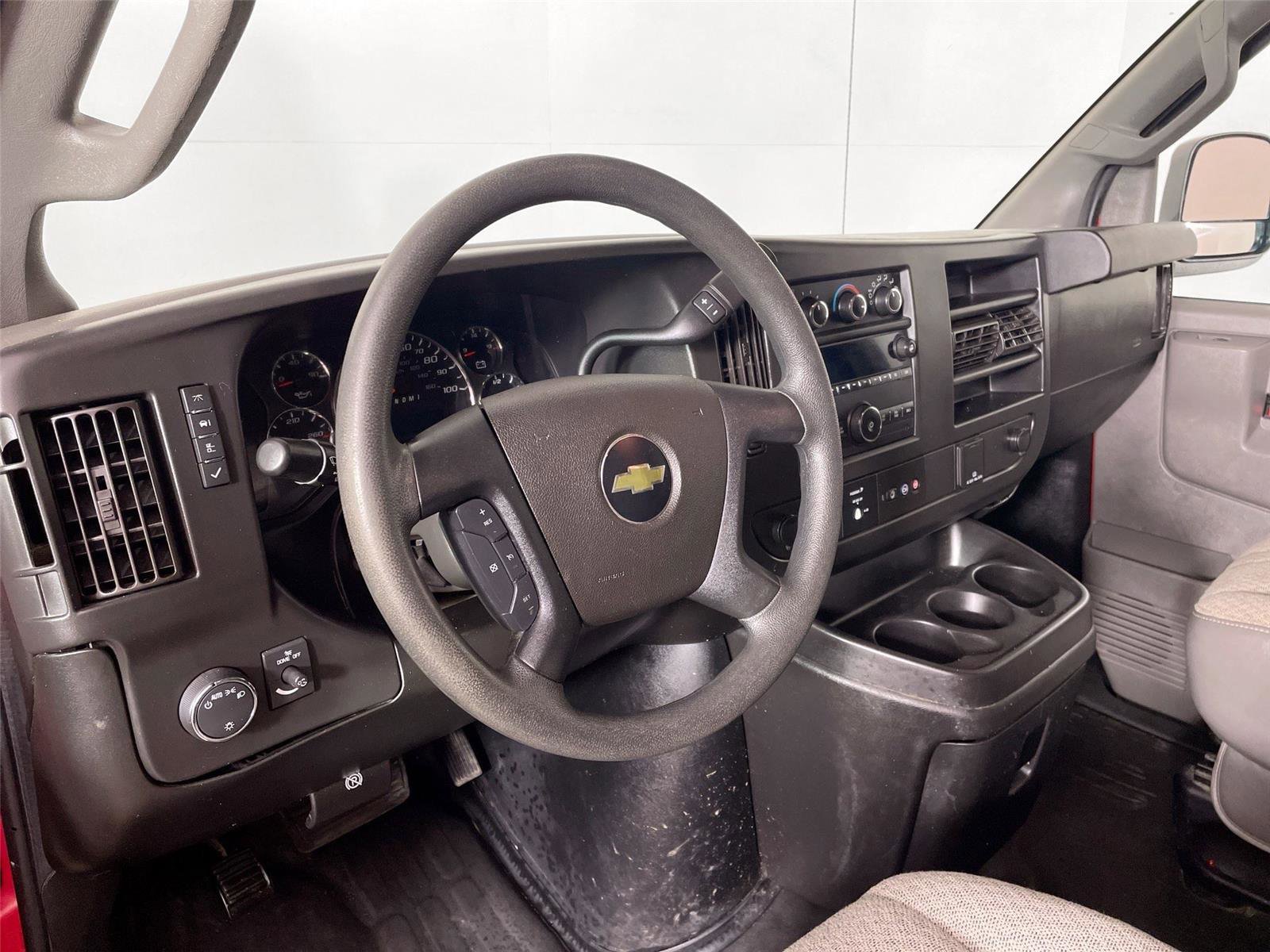 Used 2020 Chevrolet Express 3500 Extended w/ Driver Convenience Package image 9