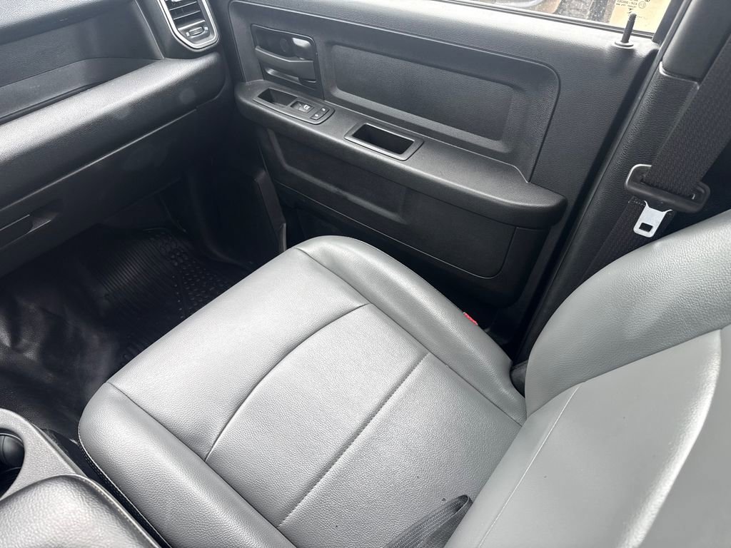 Used 2024 RAM 3500 Tradesman w/ Chrome Appearance Group AWD/4WD image 16