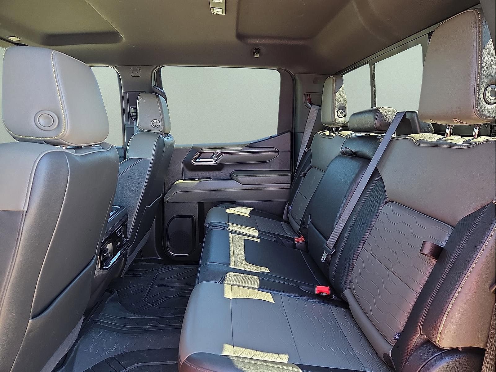 Used 2024 Chevrolet Silverado 1500 ZR2 w/ Technology Package image 10