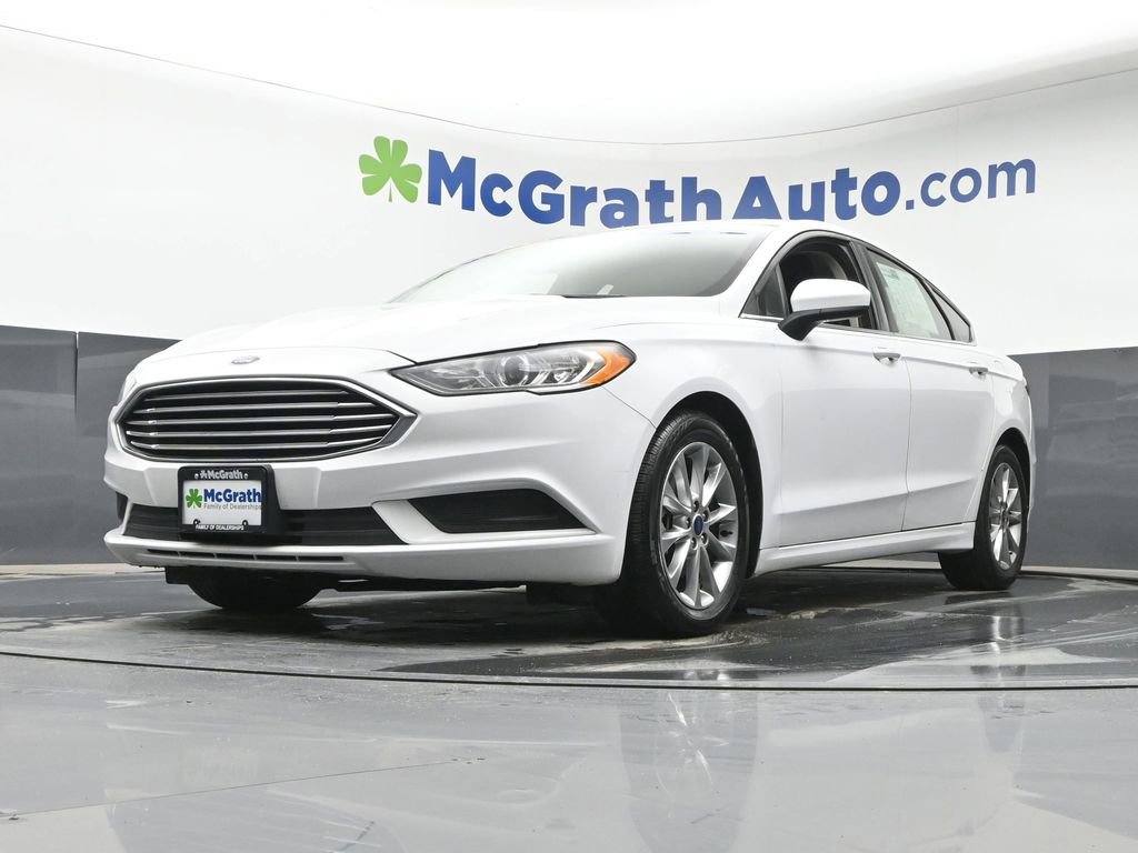 Used 2017 Ford Fusion SE w/ Fusion SE Technology Package image 6